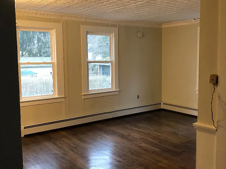 60 Sunset Ave — Photo 2