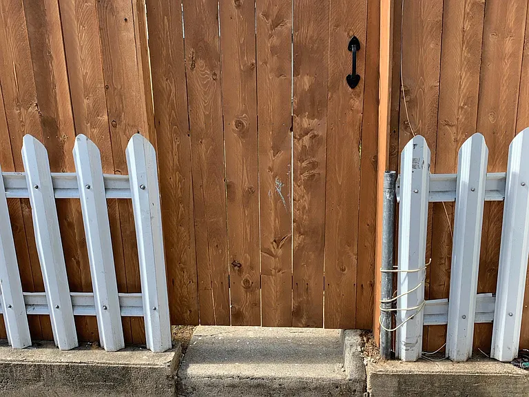 833 W Liberty St — Photo 4
