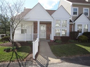 189 Old Village Ln, Bethel Park, PA 15102