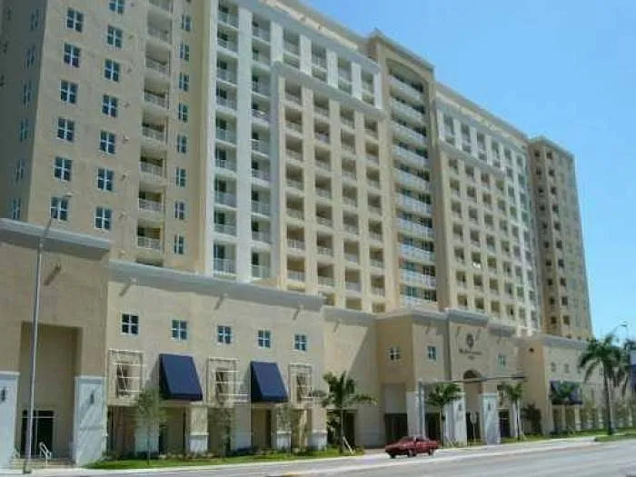 2 bed, 2.5 bath, 998 sqft, $1,475 — Photo 1