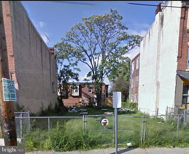 2nd image of 5453 Lansdowne Ave