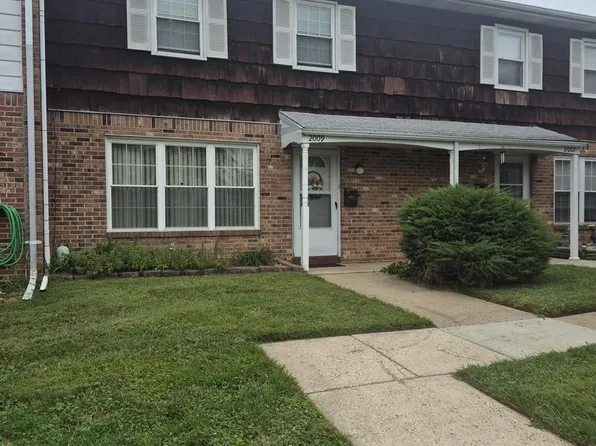 2009 Beech Ln, Bensalem, PA 19020
