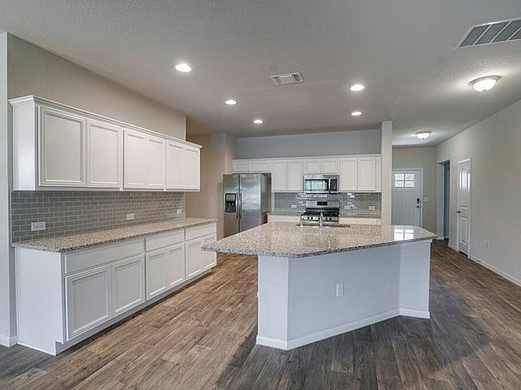 5th image of 13804 Cantarra Dr