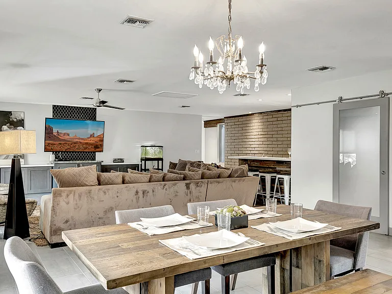 Dining area, family room, wet bar, pantry door.