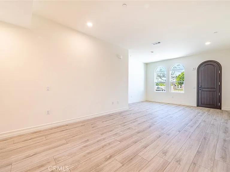 180 S New Ave #5 — Photo 11