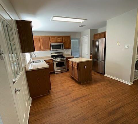 2nd image of 2809 Little Elm Trl
