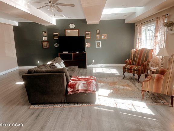 3rd image of 8464 Carver Rd