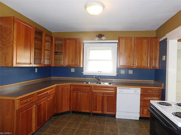 5th image of 1380/1382 Lakeland Ave