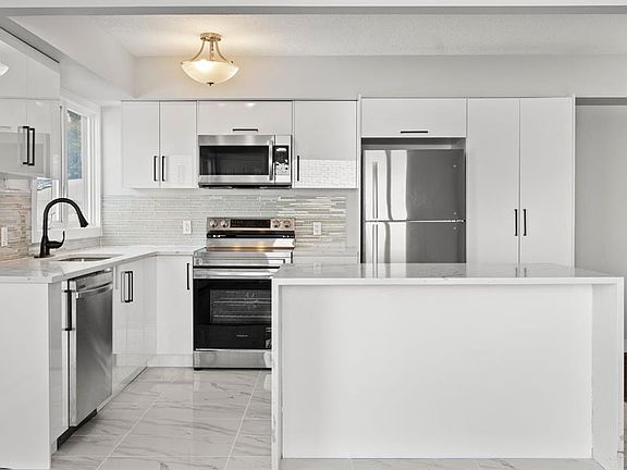 4th image of 1508 E 23rd Ave SW #104