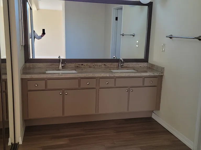 4716 Edison St — Photo 14