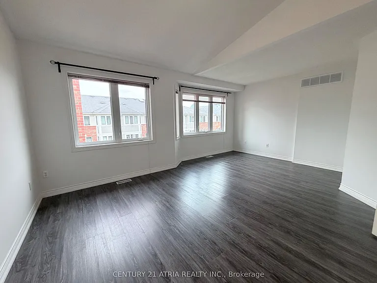 18 Clark Ave W #54 — Photo 8