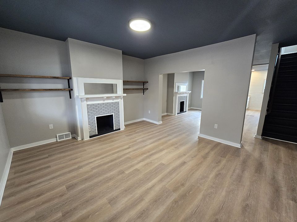 1st image of 525 McClintock Ave
