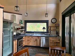 57 Erehwon Dr, Slatyfork, WV 26291