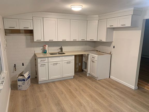 2nd image of 7 Court St #2B