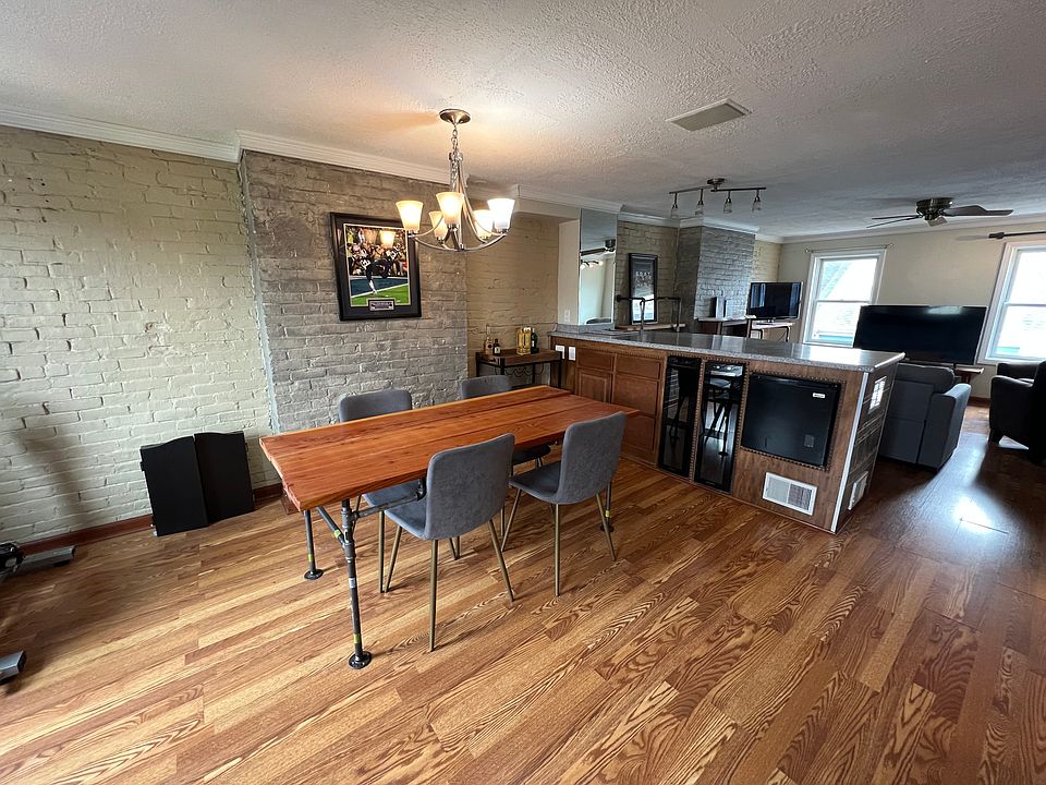 1st image of 21 Essex St #3