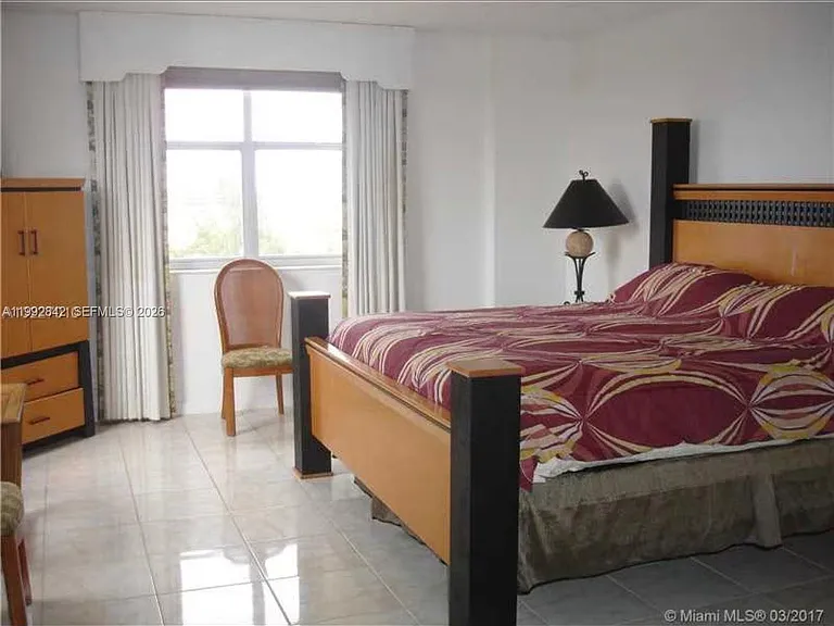 11111 Biscayne Blvd #7E — Photo 14