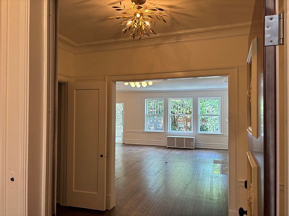 2nd image of 1227 E Madison Park #2