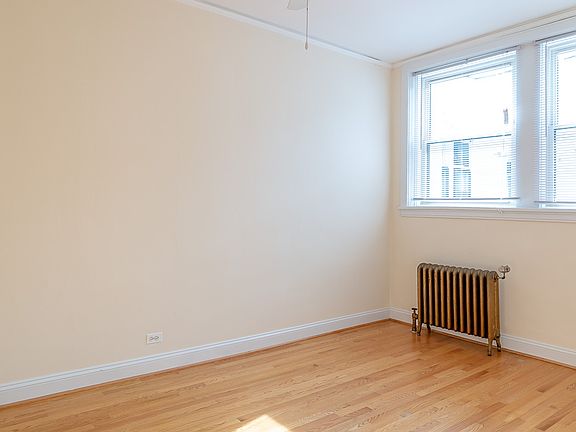 3rd image of 1020 W Ardmore Ave APT 104