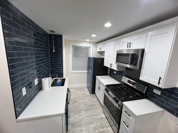 3821 S Calumet Ave, Chicago, IL 60653