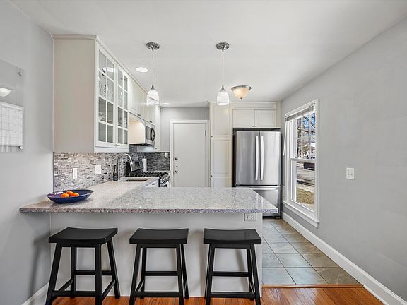 3rd image of 1616 Westminster Pl