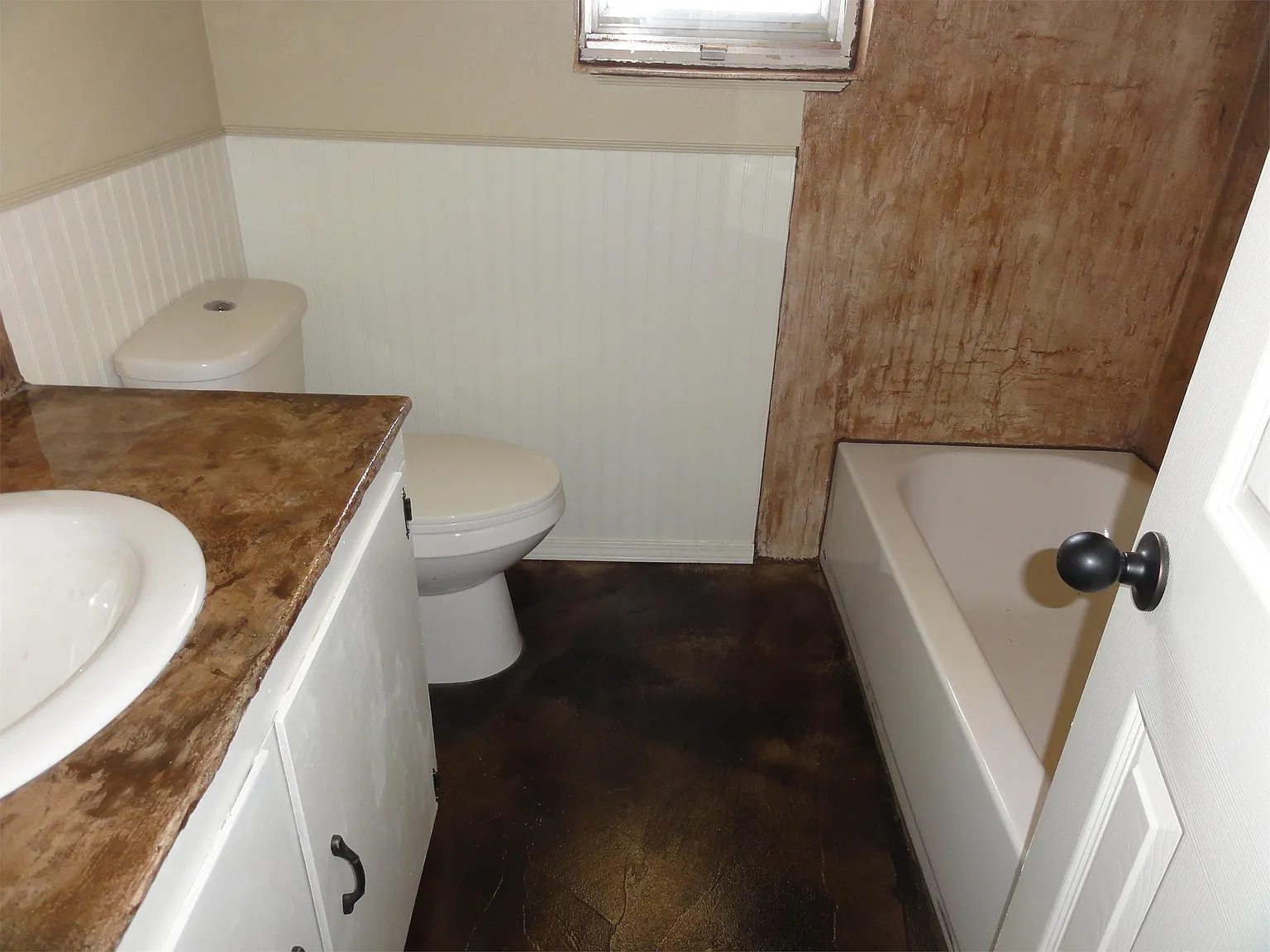 212 Barbara S - House — Photo 3