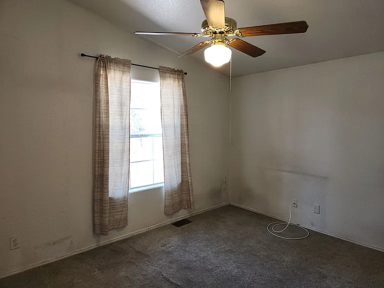600 N Spruce Cir — Photo 11