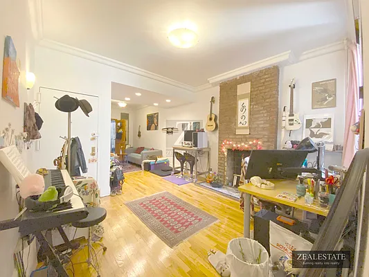 Rented by ZealEstate Group Inc | media 32