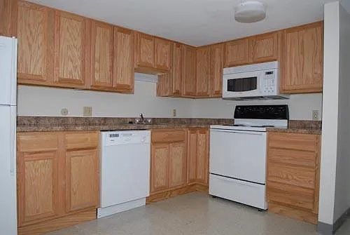 191 Maple St — Photo 11