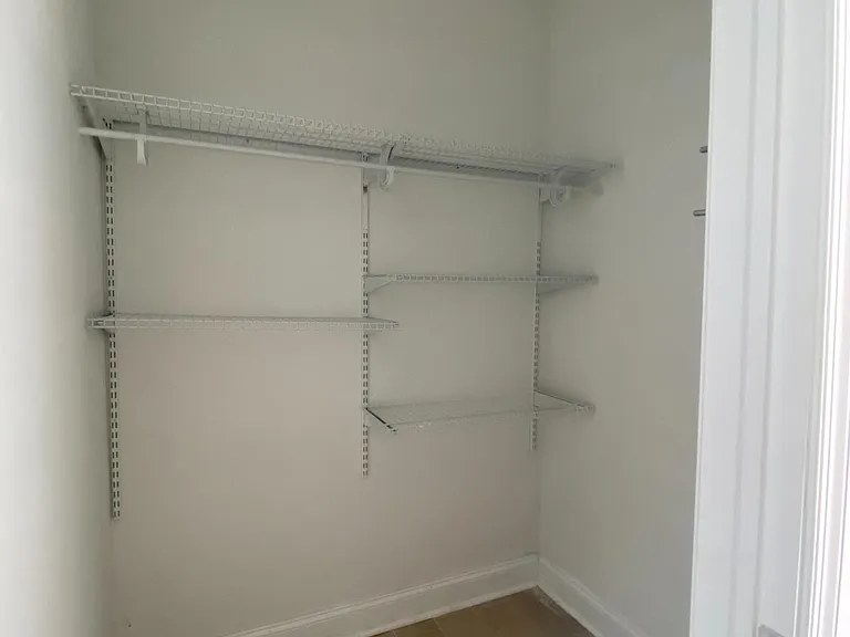 walking closet