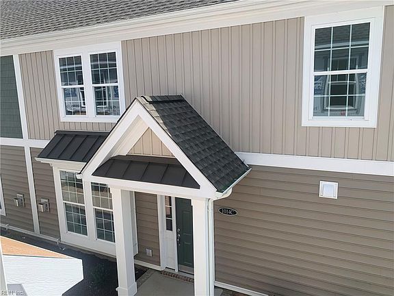 3rd image of 1014 Robinson Rd #8C