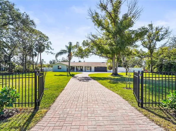 504 68th Avenue Dr W, Bradenton, FL 34207