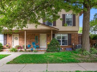 36892 Lakeview Ln, Richmond, MI 48062