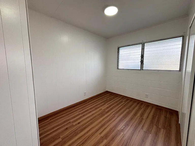 2429 N School St — Photo 9