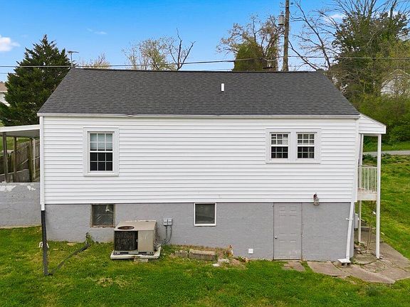 4th image of 219 Pine St