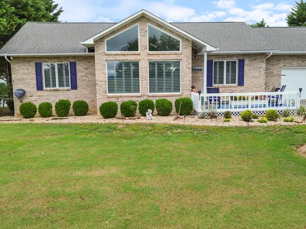 3621 Blue Byrd Ln, Kodak, TN 37764