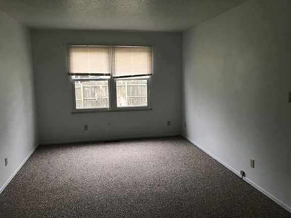 4th image of 106 Lynwood Dr #F79d2ae56