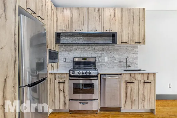 Rented by Mdrn Residential | media 17