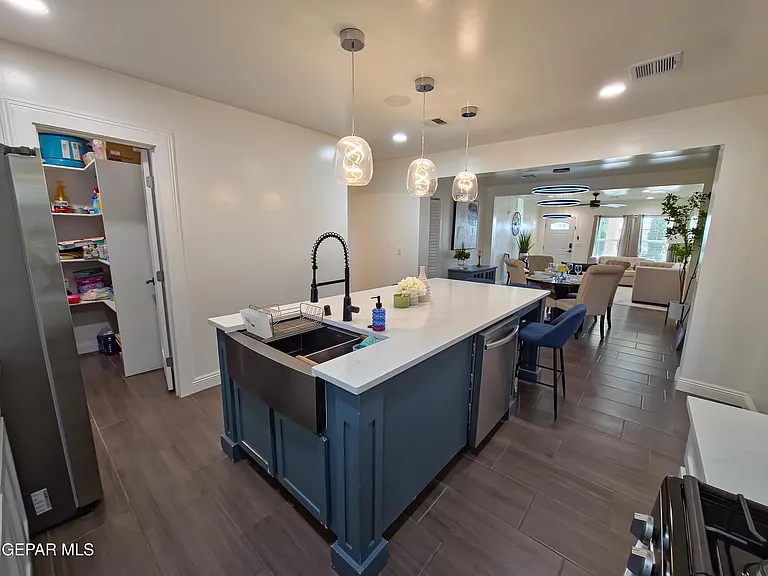 7321 Cuba Dr — Photo 10