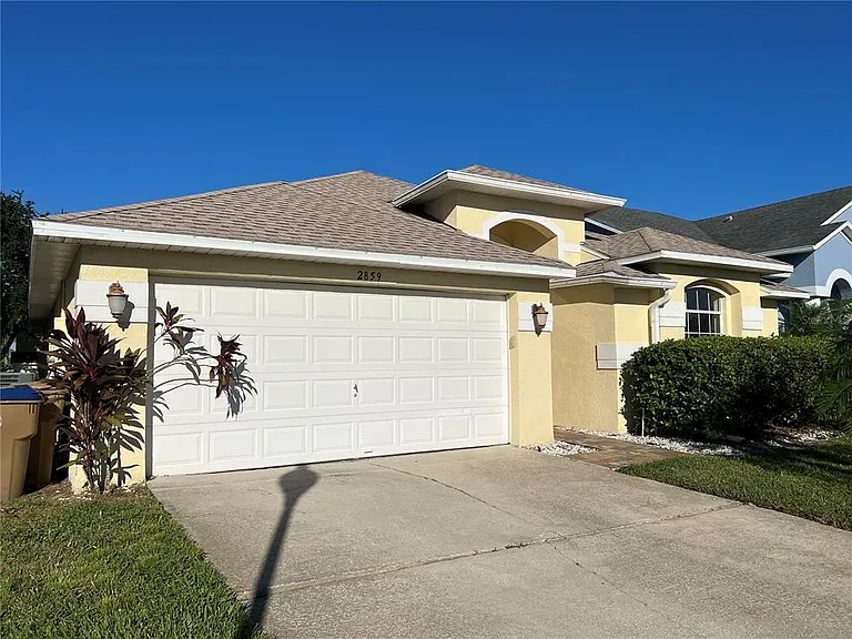 2859 Blooming Alamanda Loop — Photo 2