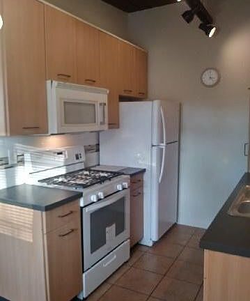 3rd image of 12515 Saticoy St APT 9