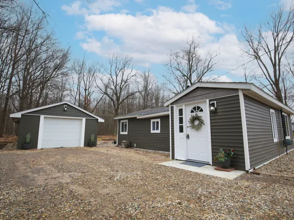 2224 W Isabella Rd, Midland, MI 48640