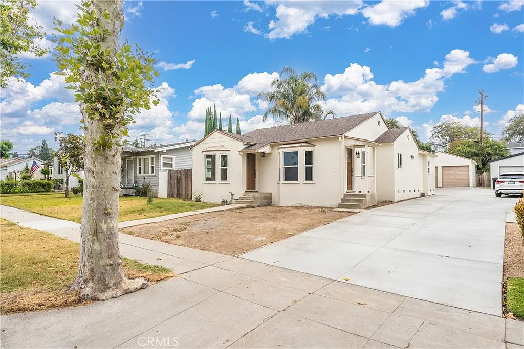 2 bed, 820 sqft, $3,100 — Photo 4