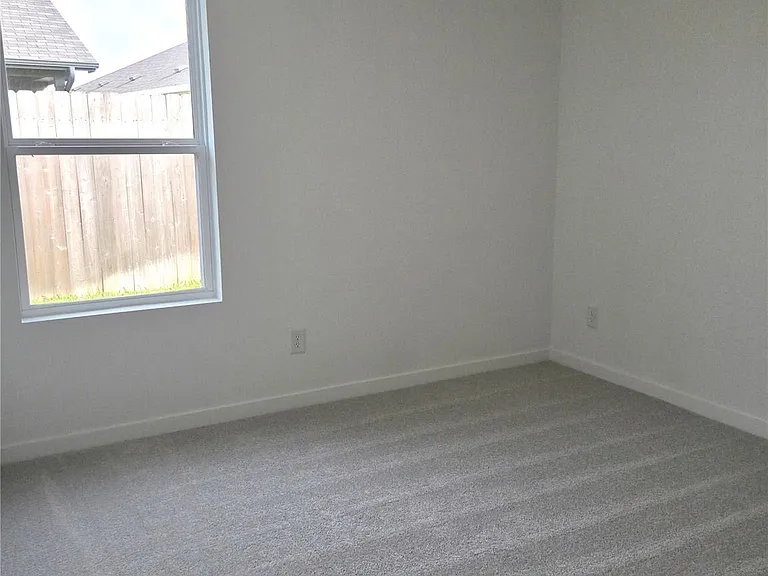6511 Silver Emperor Ln — Photo 17