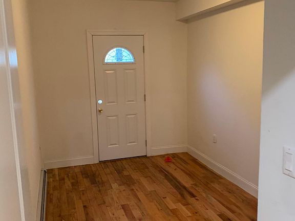 5th image of 1318 Clay Ave