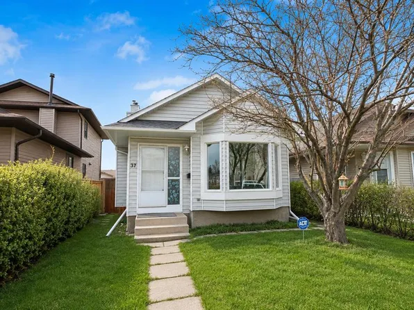 37 E Martingrove Way NE, Calgary, AB T3J 2T2