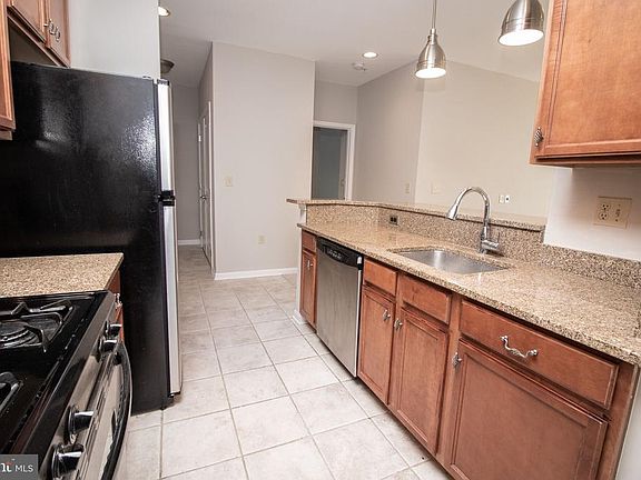 5th image of 2655 Prosperity Ave APT 315