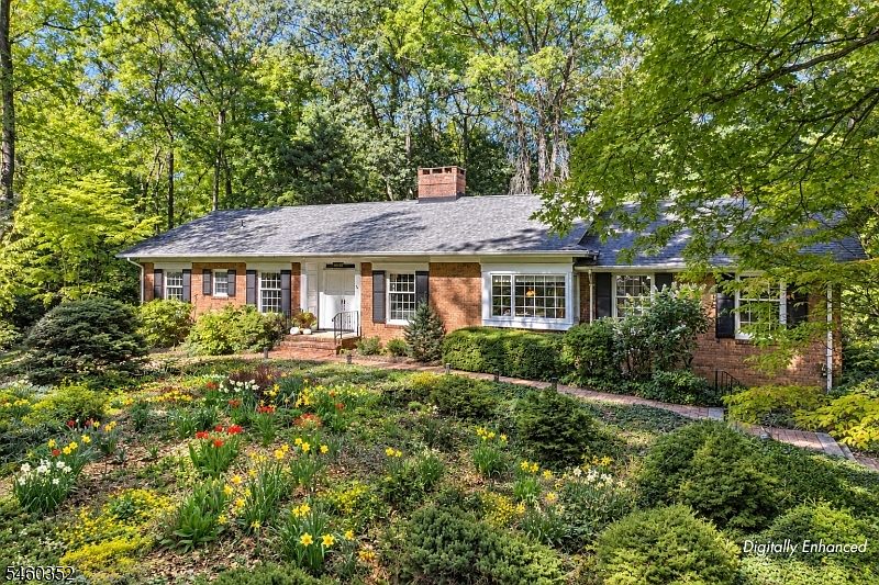 1st image of 527 Ridge Rd