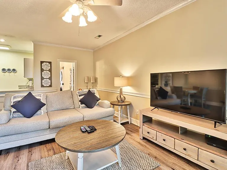 698 Riverwalk Dr — Photo 8