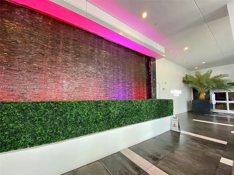 1100 Biscayne Blvd #4402 — Photo 23