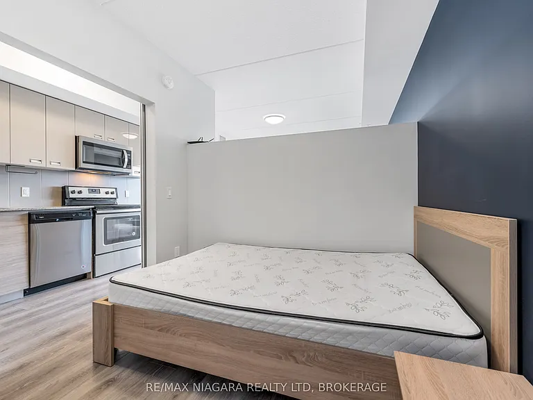 308 Lester St #401 — Photo 10